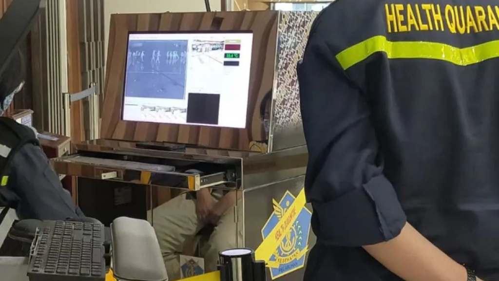 Pengawasan debarkasi Jemaah Haji asal Provinsi NTT di bandara El Tari Kupang.