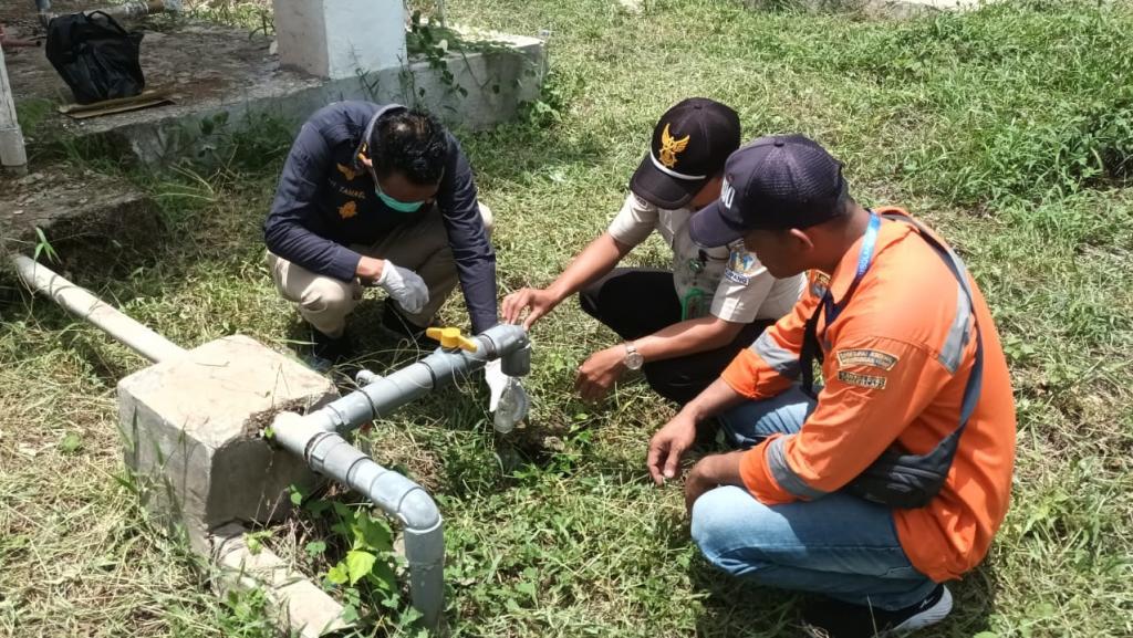 Kegiatan inspeksi sanitasi sarana air dan pengambilan air bersih/minum