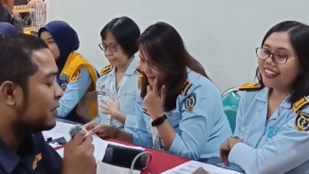 Sukseskan Tahapan Haji 1447 H, BKK Kelas I Kupang Gelar Pelayanan Kesehatan Jemaah di Asrama Haji