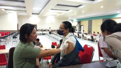 Semarak Hari Kesehatan Nasional (HKN) 2022, KKP Kupang Mengadakan Vaksinasi Covid 19