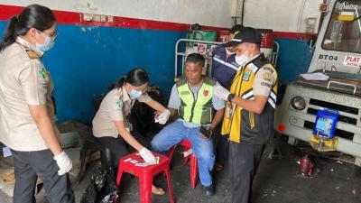 Screening PTM dan Survey Migrasi Malaria di Wilker Bandar Udara Eltari Kupang