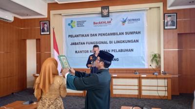 Kepala KKP Kelas II Kupang Resmi Melantik Pejabat Fungsional Entomolog Kesehatan Ahli Pertama